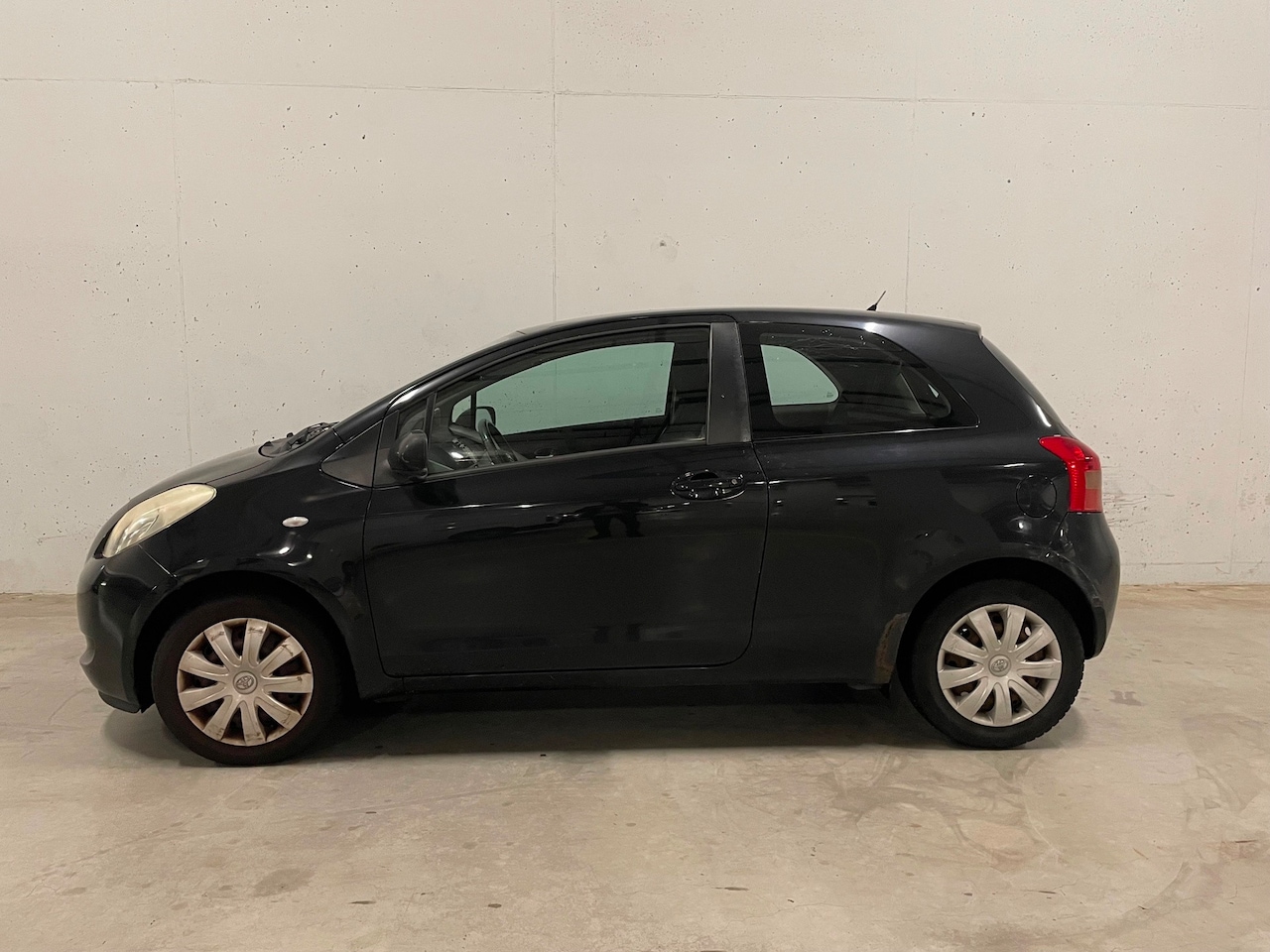 Toyota Yaris - 1.3 VVTi Sol MMT Automaat Airco APK NAP - AutoWereld.nl