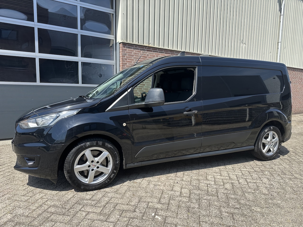 Ford Transit Connect - 1.0 Ecoboost L2 Airco,Navi,Camera,Lmv, 3 persoons,Bedrijswageninrichting - AutoWereld.nl