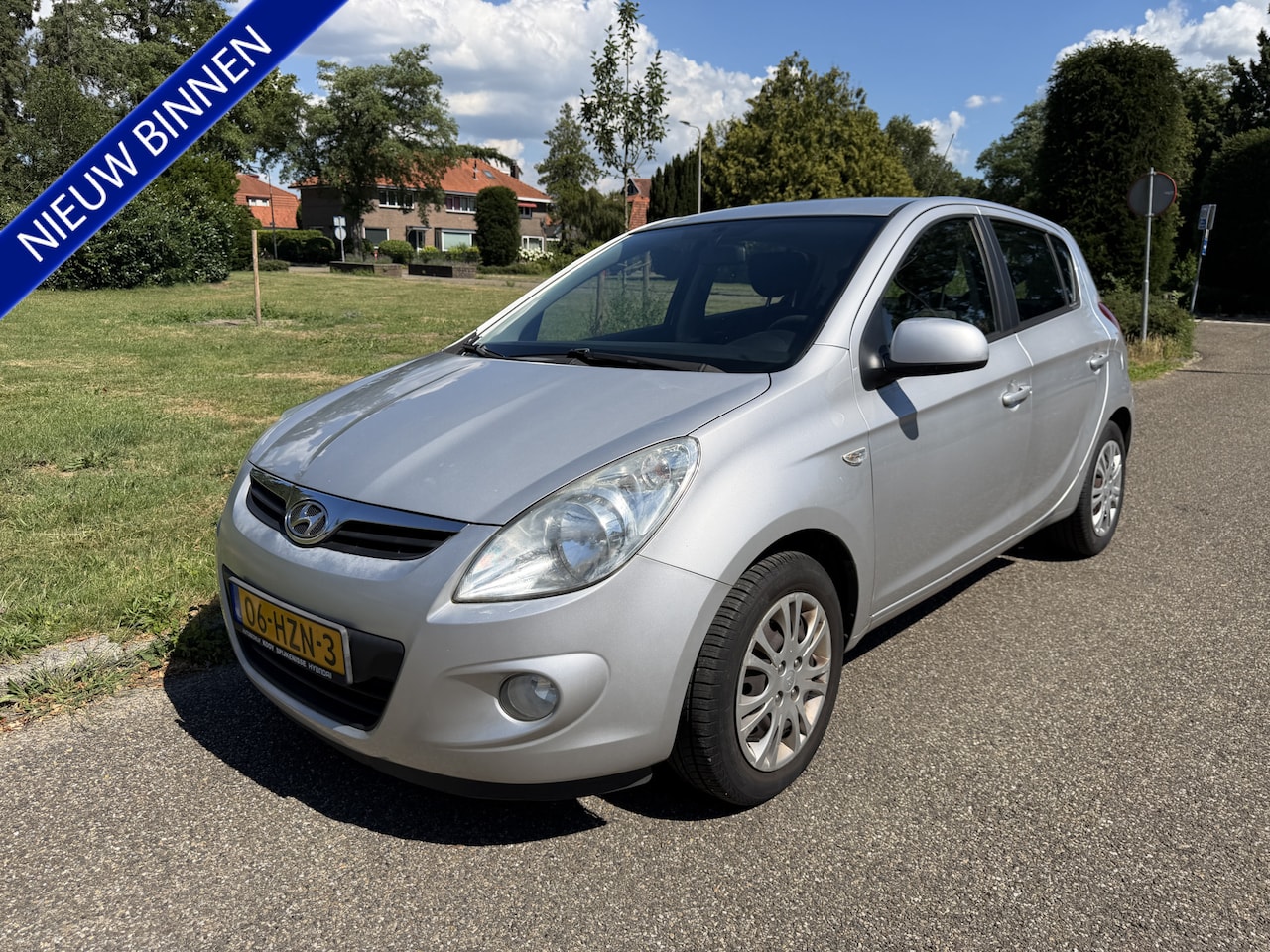 Hyundai i20 - 1.2i DynamicVersion NAP, AIRCO, - AutoWereld.nl