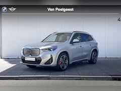 BMW iX1 - eDrive20 M Sport Edition M-Sport Pro / 19 inch / 360 graden Camera / Trekhaak / Getinte Ra