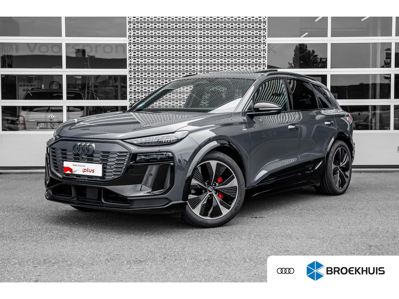 Audi Q6 e-tron - 185 kW edition one grey | Panoramadak | Luchtvering | Trekhaak | OLED | - AutoWereld.nl