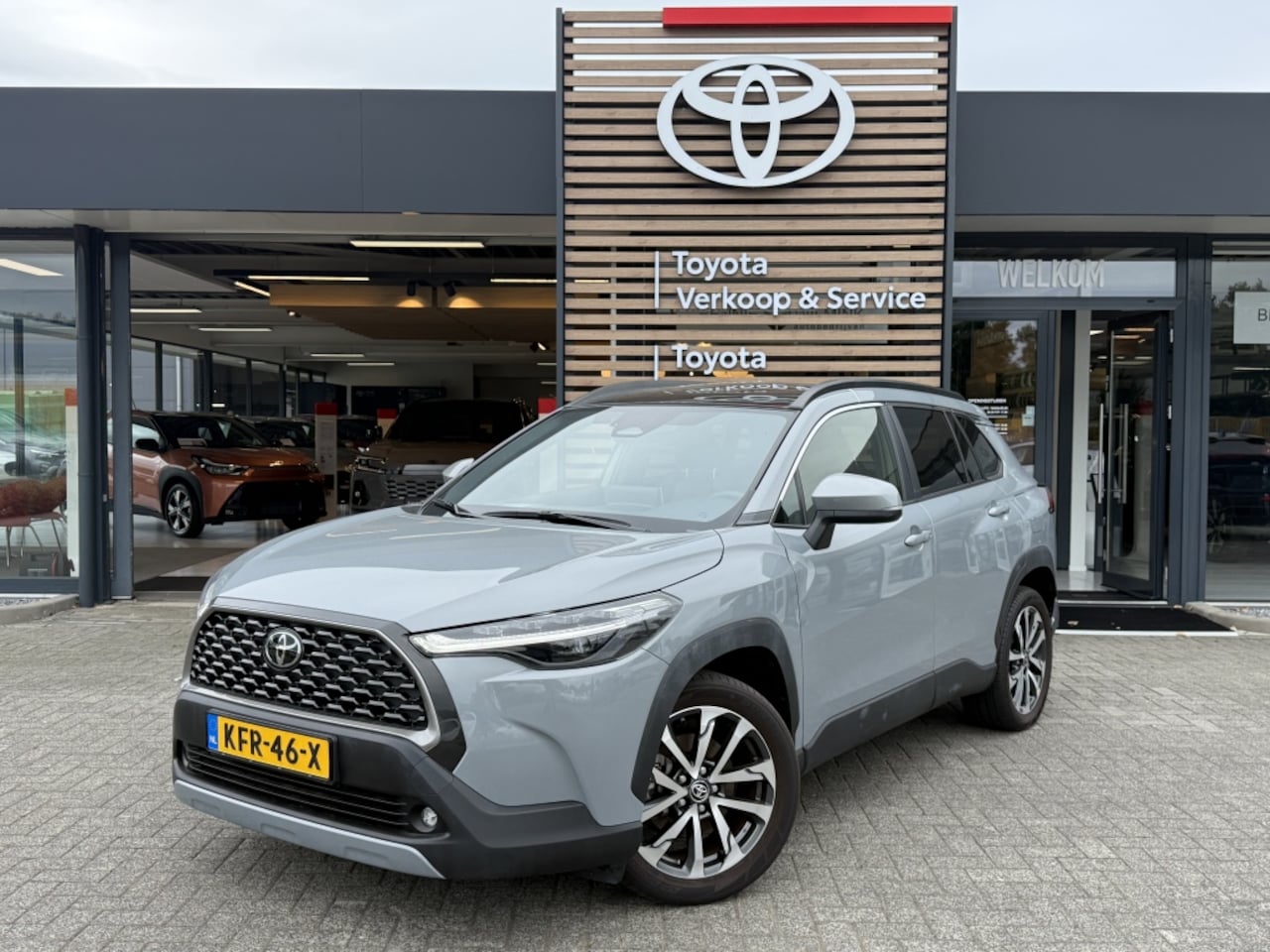 Toyota Corolla Cross - Hybrid 140 Style | Panoramadak | Leer | PDC V+A - AutoWereld.nl