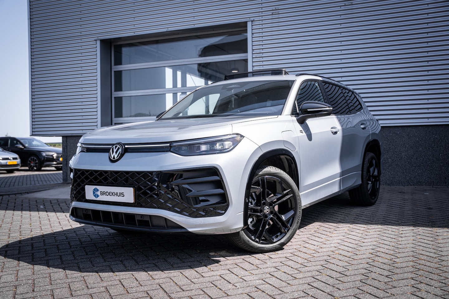 Volkswagen Tayron - 1.5 eHybrid 272 PK R-Line Edition | Automatische afstandsregeling (Adaptive Cruise Control - AutoWereld.nl