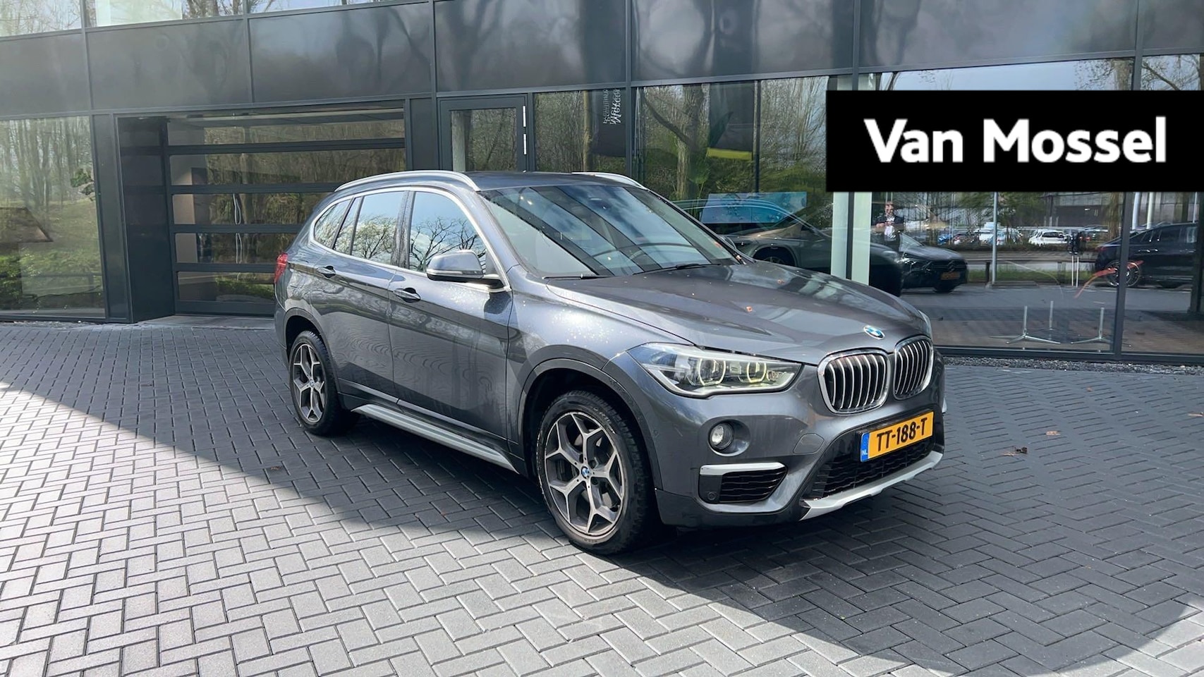 BMW X1 - sDrive20i Orange Edition II | LEDER | AUTOMAAT | WORDT VERWACHT - AutoWereld.nl