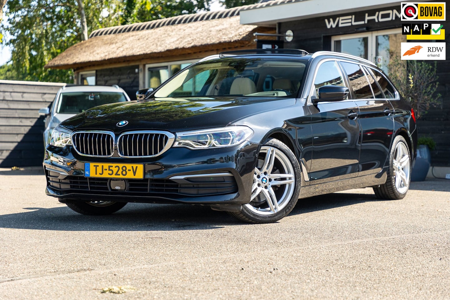 BMW 5-serie Touring - 520i High Executive I comfort I Hud I Pano I Keurige nette auto - AutoWereld.nl