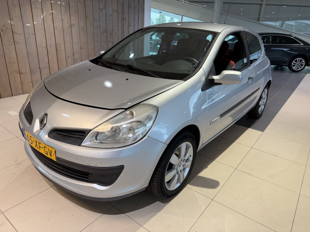 Renault Clio - 1.2-16V Rip Curl 1.2-16V Rip Curl - AutoWereld.nl