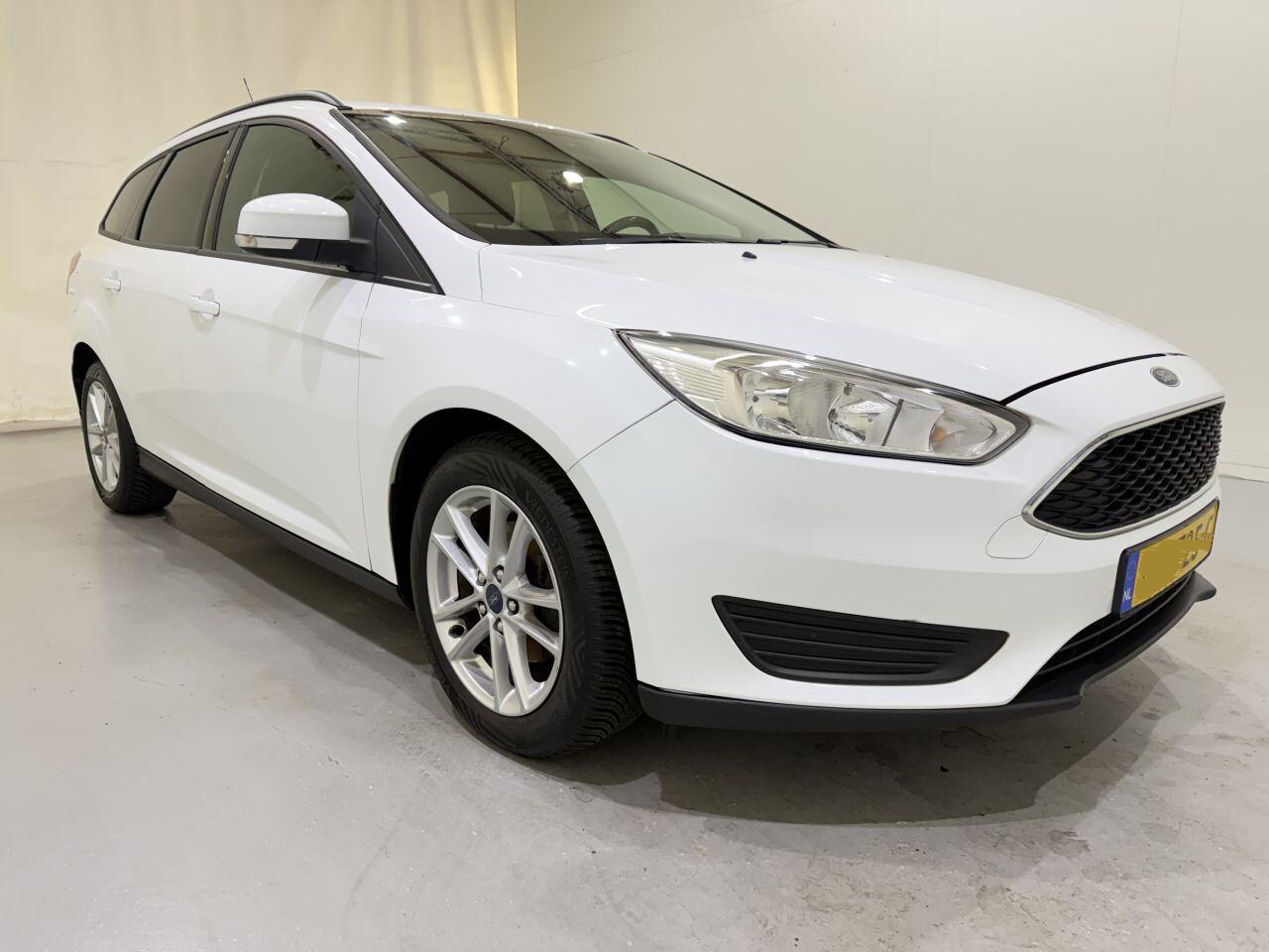Ford Focus Wagon - 1.0 Trend Edition Airco - AutoWereld.nl