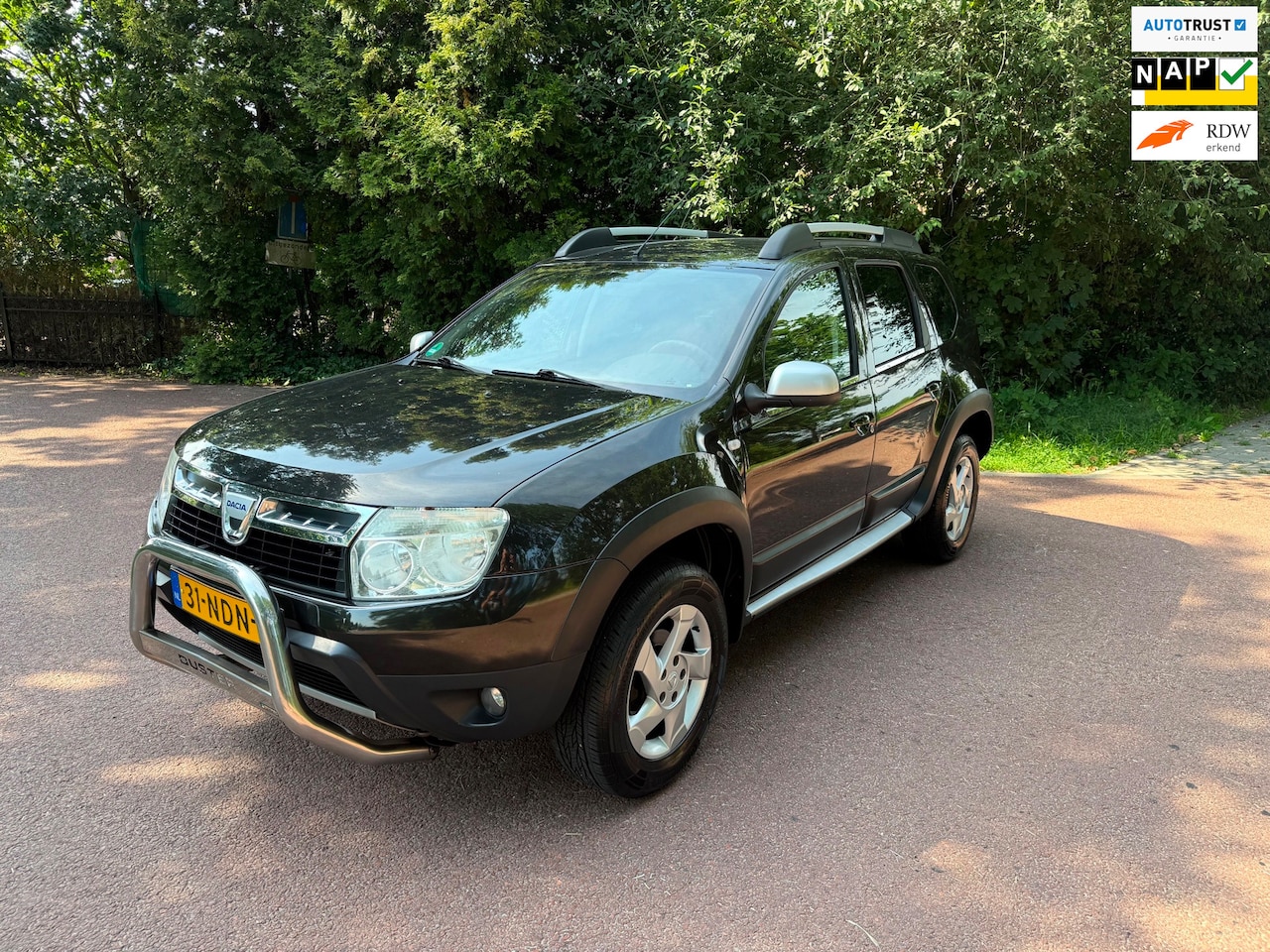 Dacia Duster - 1.6 Lauréate 2wd / Airco / Apk / Nap / Aux / Lm / - AutoWereld.nl