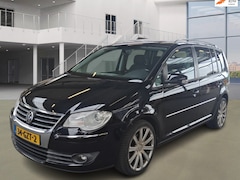 Volkswagen Touran - 1.4 TSI Highline Business 7p. PANO CRUISE TREKHAAK 2 X SLEUTELS