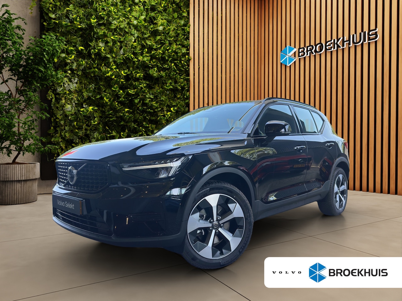 Volvo XC40 - 2.0 B4 Plus Dark | Trekhaak | Camera | Harman/Kardon | Adaptive Cruise - AutoWereld.nl