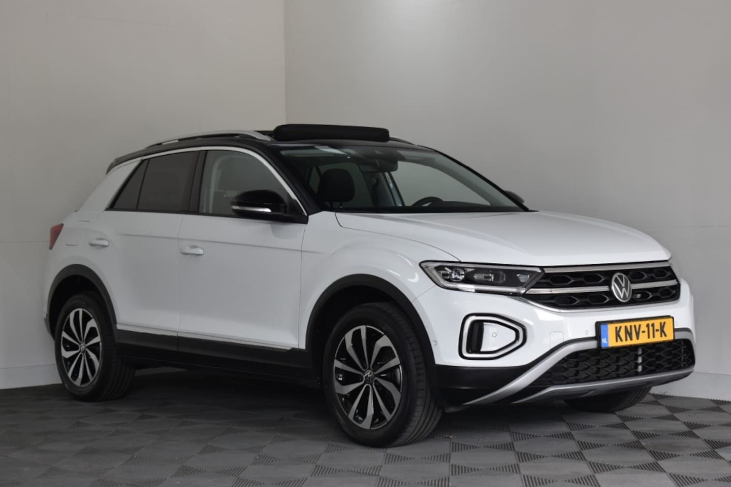 Volkswagen T-Roc - 1.0 TSI Style Business 1.0 TSI 110PK STYLE BUSINESS - AutoWereld.nl