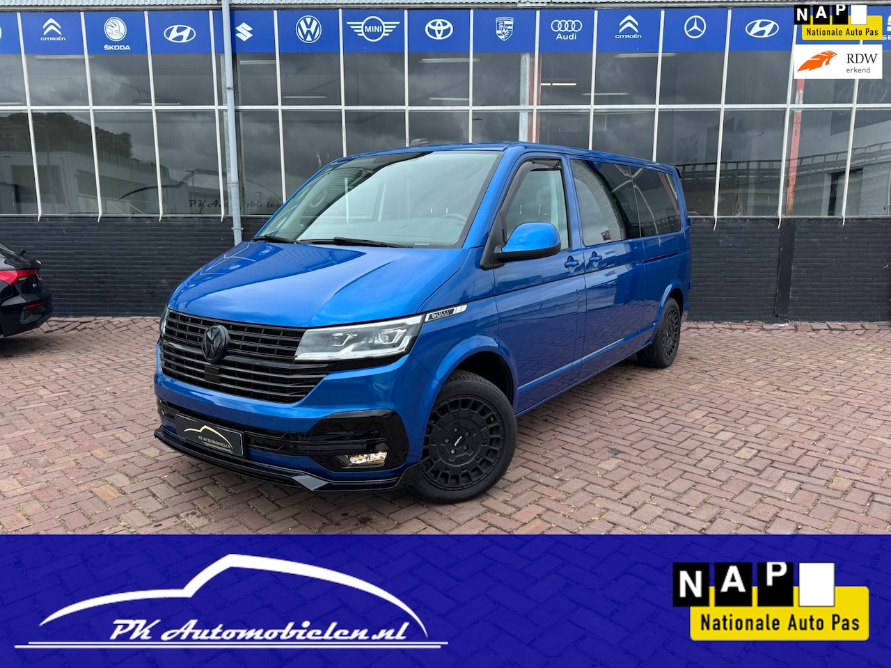 Volkswagen Transporter - 2.0 TDI L2H1 30 DC Bulli **CAMERA + CRUISE + 2x SCHUIFDEUR + STOELVERW** - AutoWereld.nl