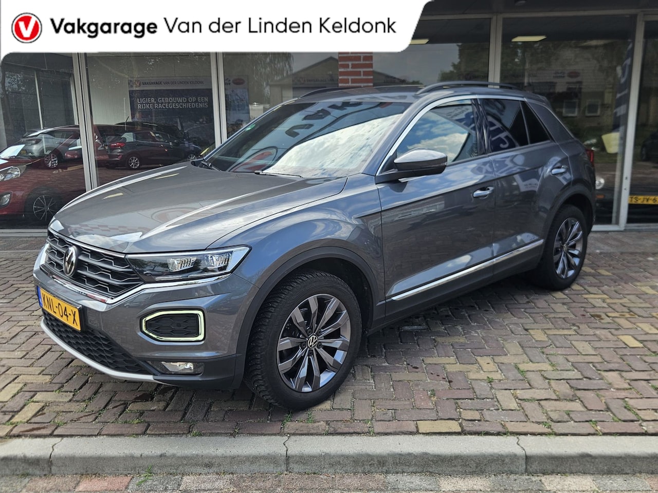 Volkswagen T-Roc - 1.5 TSI Sport VOL in opties - AutoWereld.nl