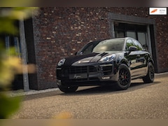 Porsche Macan - 3.0 GTS (360pk) LED PDLS+ | 20" RS Spyder | Karmijnrot |
