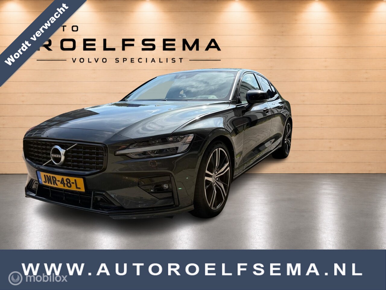 Volvo S60 - 2.0 B4 R-Design | 19" Velgen | Verwarmbaar stuurwiel en voorstoelen | Camera | Elektrische - AutoWereld.nl