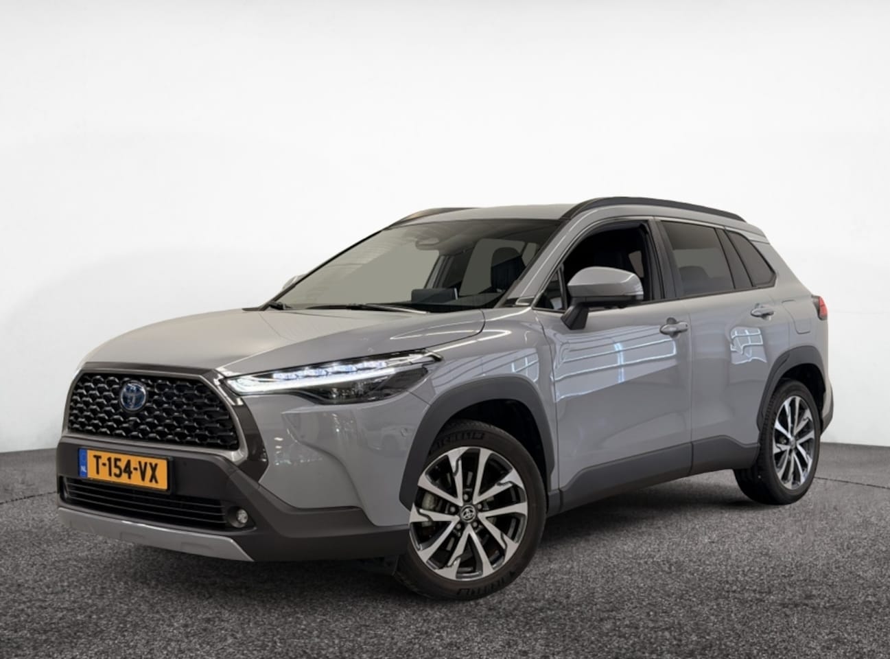 Toyota Corolla Cross - 2.0 197PK Hybrid Launch Ed| JBL| 360Camera| Leder| Stoel.verw| E - AutoWereld.nl