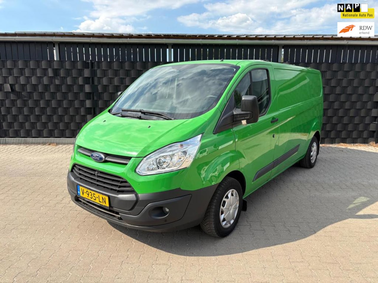 Ford Transit Custom - 290 2.0 TDCI L2H1 Trend Airco cruise euro 6 - AutoWereld.nl