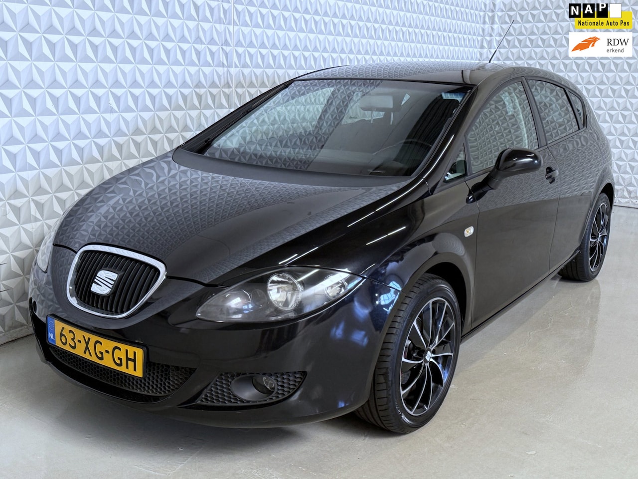 SEAT Leon - 1.6 Airco Cruise Trekhaak + APK t/m 07-2027 (2007) - AutoWereld.nl