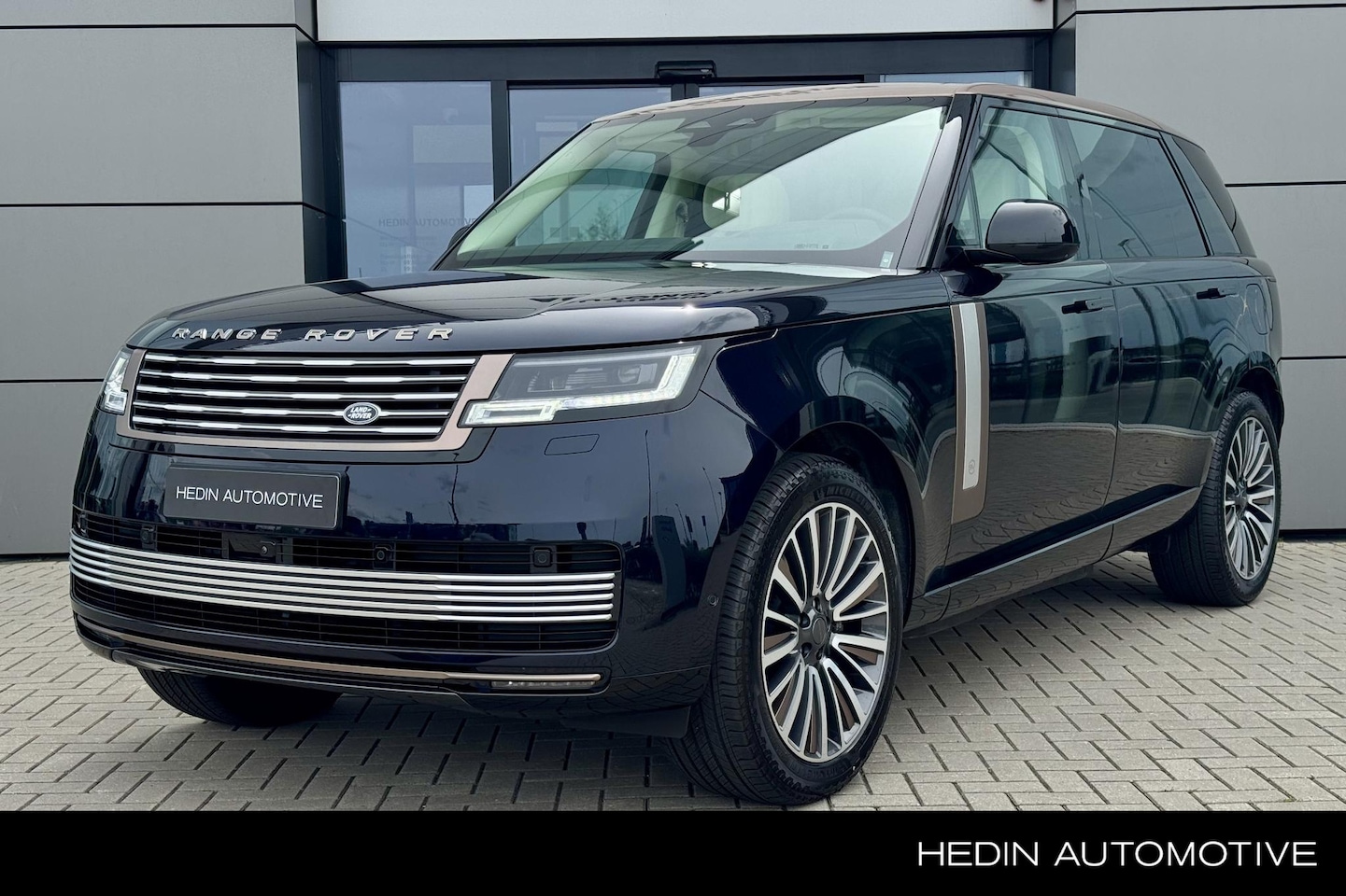 Land Rover Range Rover - P460e LWB SV PHEV l 1st Class Seats l SV Serenity l Direct leverbaar l Constellation Blue - AutoWereld.nl