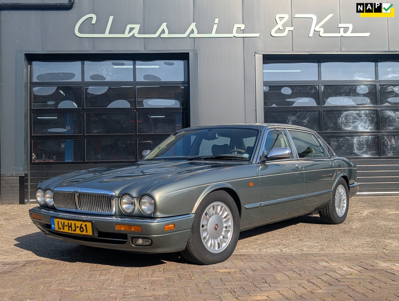 Daimler Double Six - 6.0 V12 6.0 V12 - AutoWereld.nl