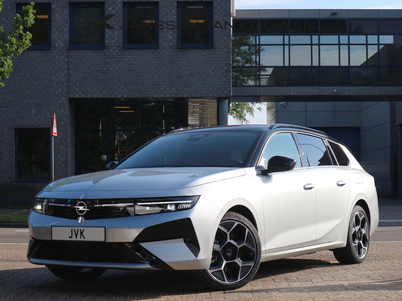 Opel Astra Sports Tourer - 1.6 Turbo Plug In Hybrid Ultimate 1.6 Turbo Plug In Hybrid Ultimate - AutoWereld.nl