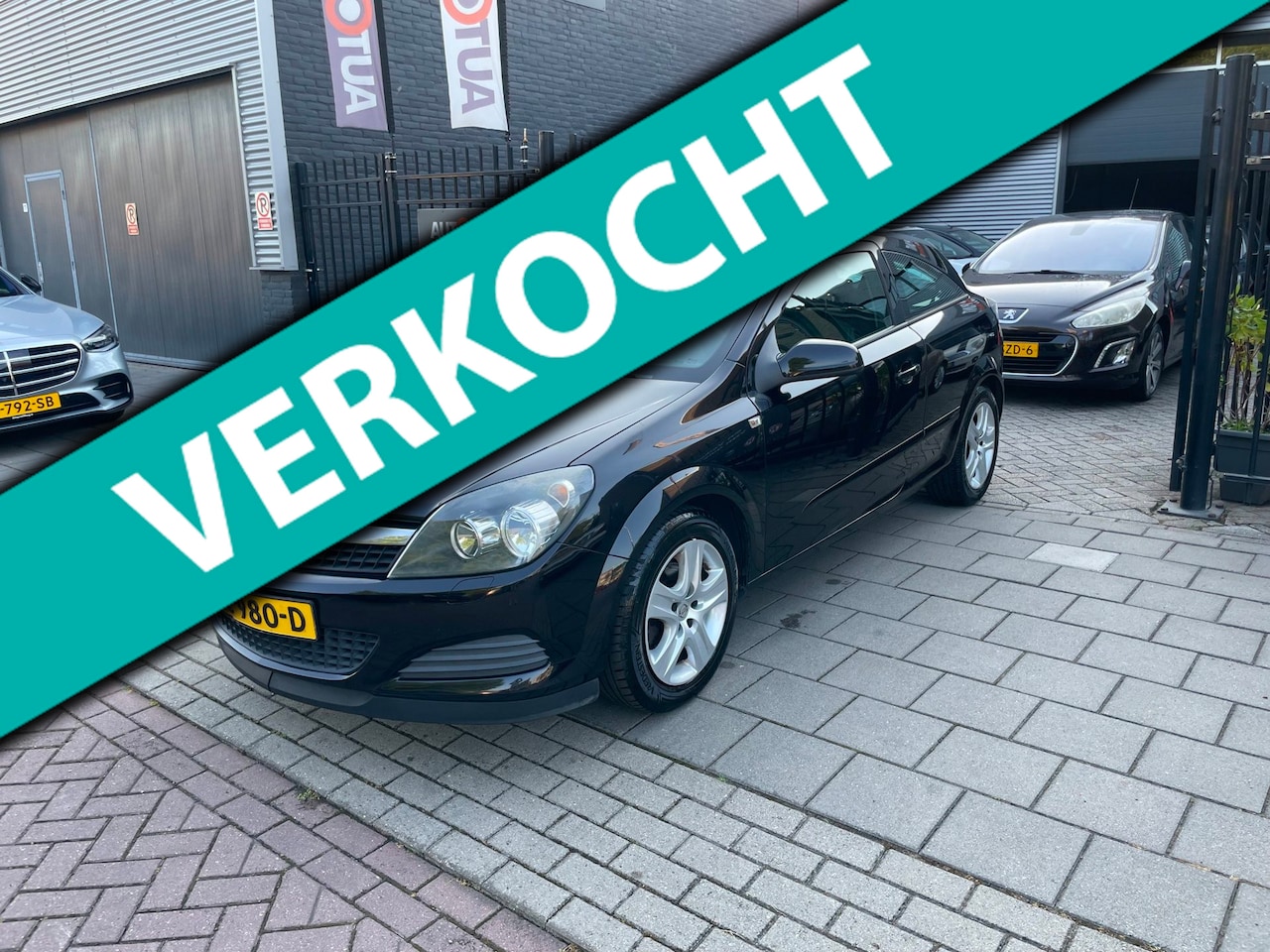 Opel Astra GTC - 1.6 Cosmo 1e Eigenaar! Airco PDC NAP APK - AutoWereld.nl
