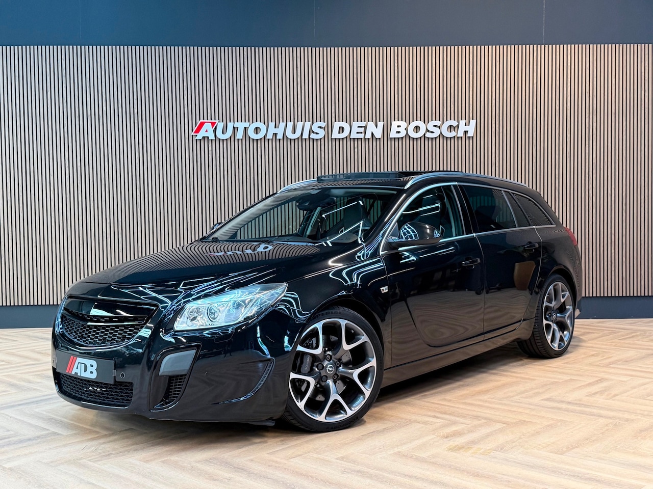 Opel Insignia Sports Tourer - 2.8 T OPC 4x4 2.8 T OPC 4x4 325PK - AutoWereld.nl
