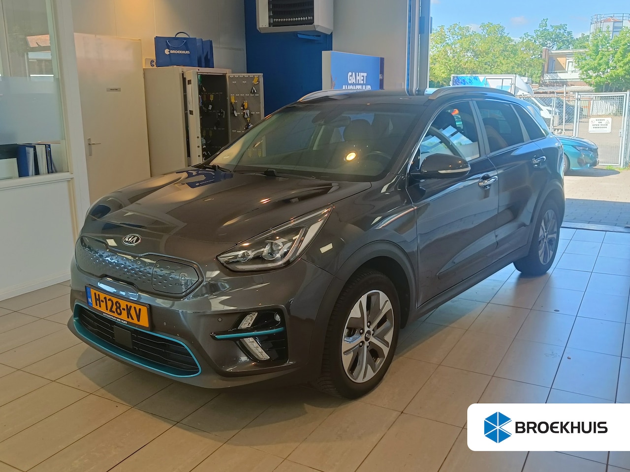 Kia e-Niro - ExecutiveLine 64 kWh | 100% SoH | Achteruitrijcamera | Cruise control adaptief met Stop&Go - AutoWereld.nl