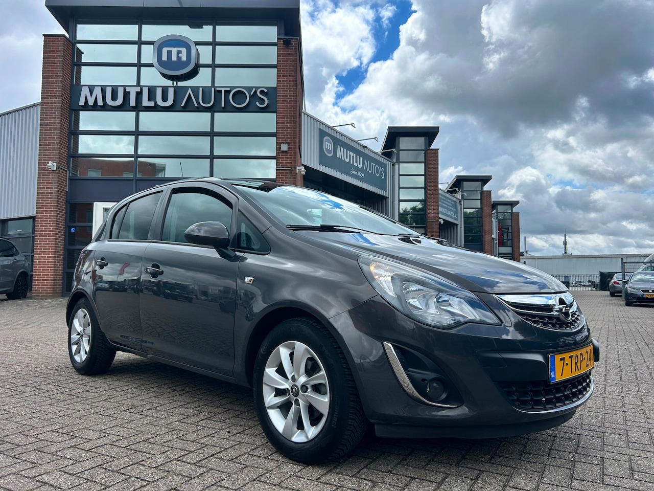 Opel Corsa - 1.4-16V Design Edition 5deurs NAP PDC LEDER SCHERM - AutoWereld.nl