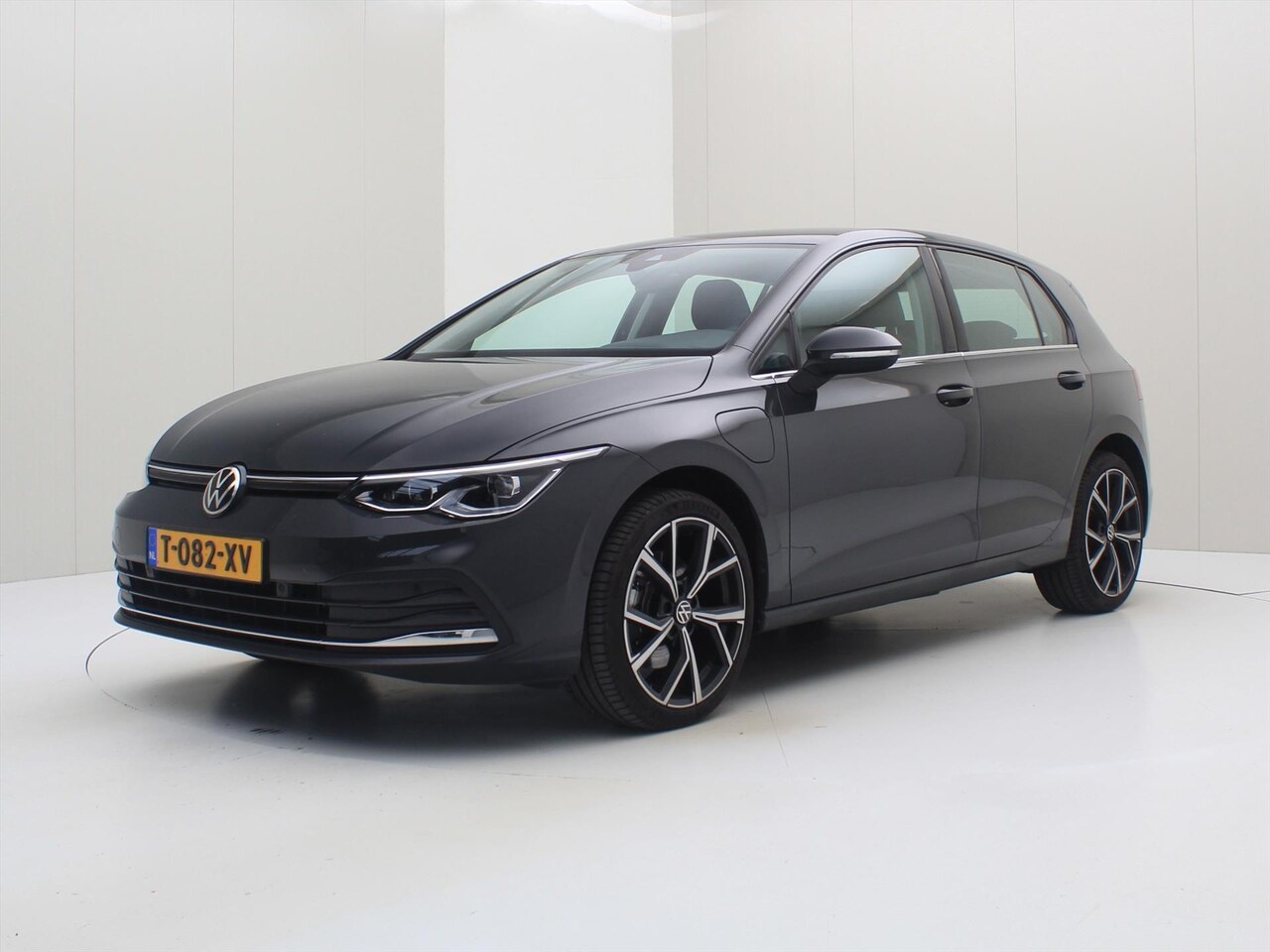 Volkswagen Golf - 1.4 eHybrid 204PK eHybrid Style PHEV [ ACC+CAMERA+18 INCH+SPORTSTOELEN+STOELVERWARMING ] - AutoWereld.nl