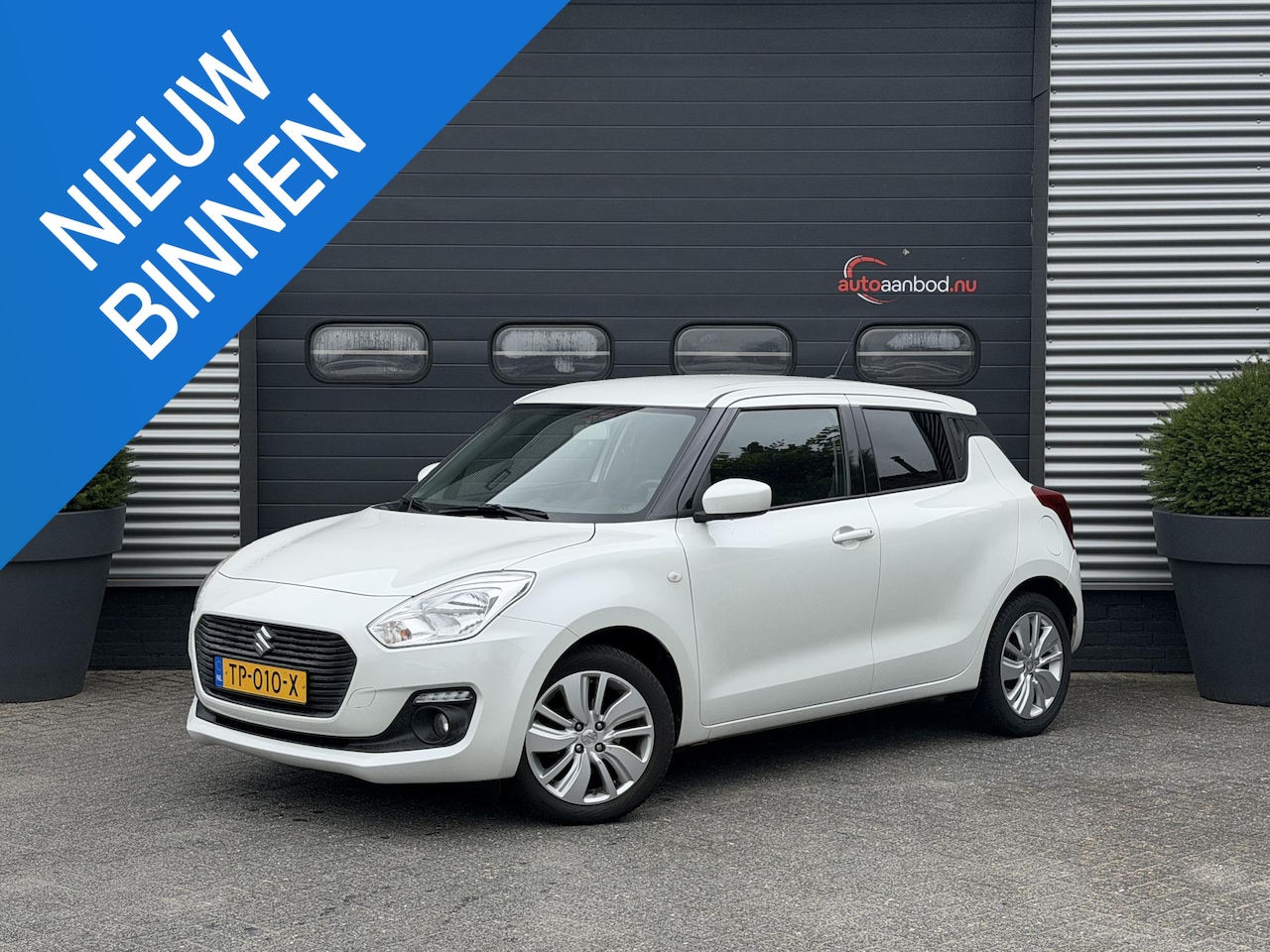 Suzuki Swift - 1.2 Select | Navigatie | Camera | DAB | Lichtmetalen Velgen | Airco | - AutoWereld.nl