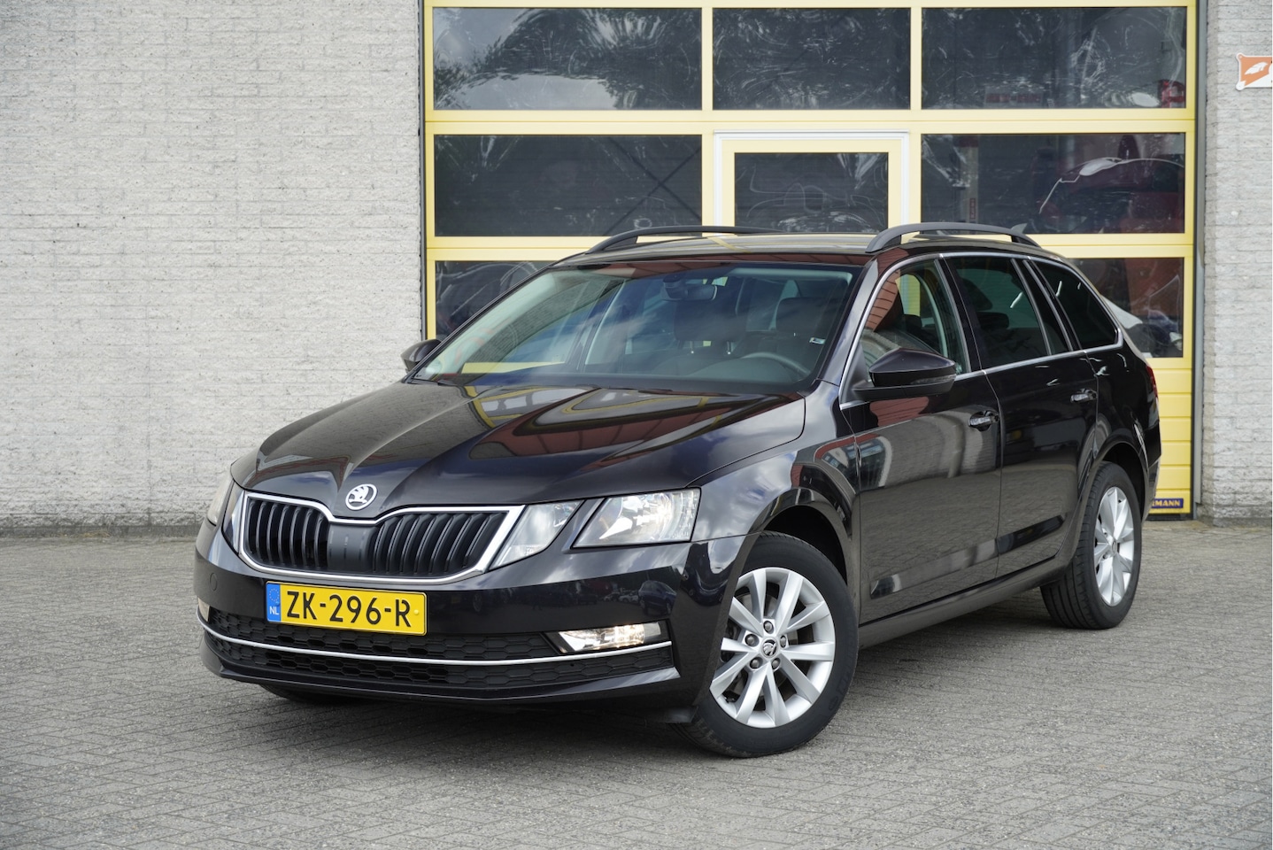 Skoda Octavia Combi - 1.0 TSI Automaat! Ambition Business BJ2019 Lmv 16" | Led | Pdc | App-Connect | Navi | Clim - AutoWereld.nl
