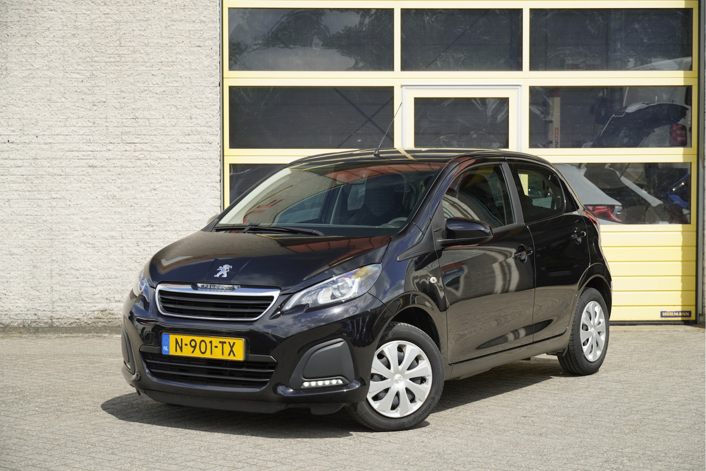 Peugeot 108 - 1.0 e-VTi 5drs Active BJ2022 Led dagrijverlichting | Audio installatie | Airco | Getint gl - AutoWereld.nl