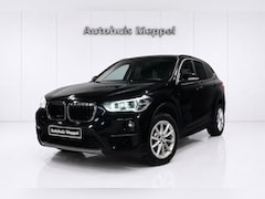 BMW X1 - sDrive20i Advantage*Sportstoelen*PDC*LED+*Naviegatie