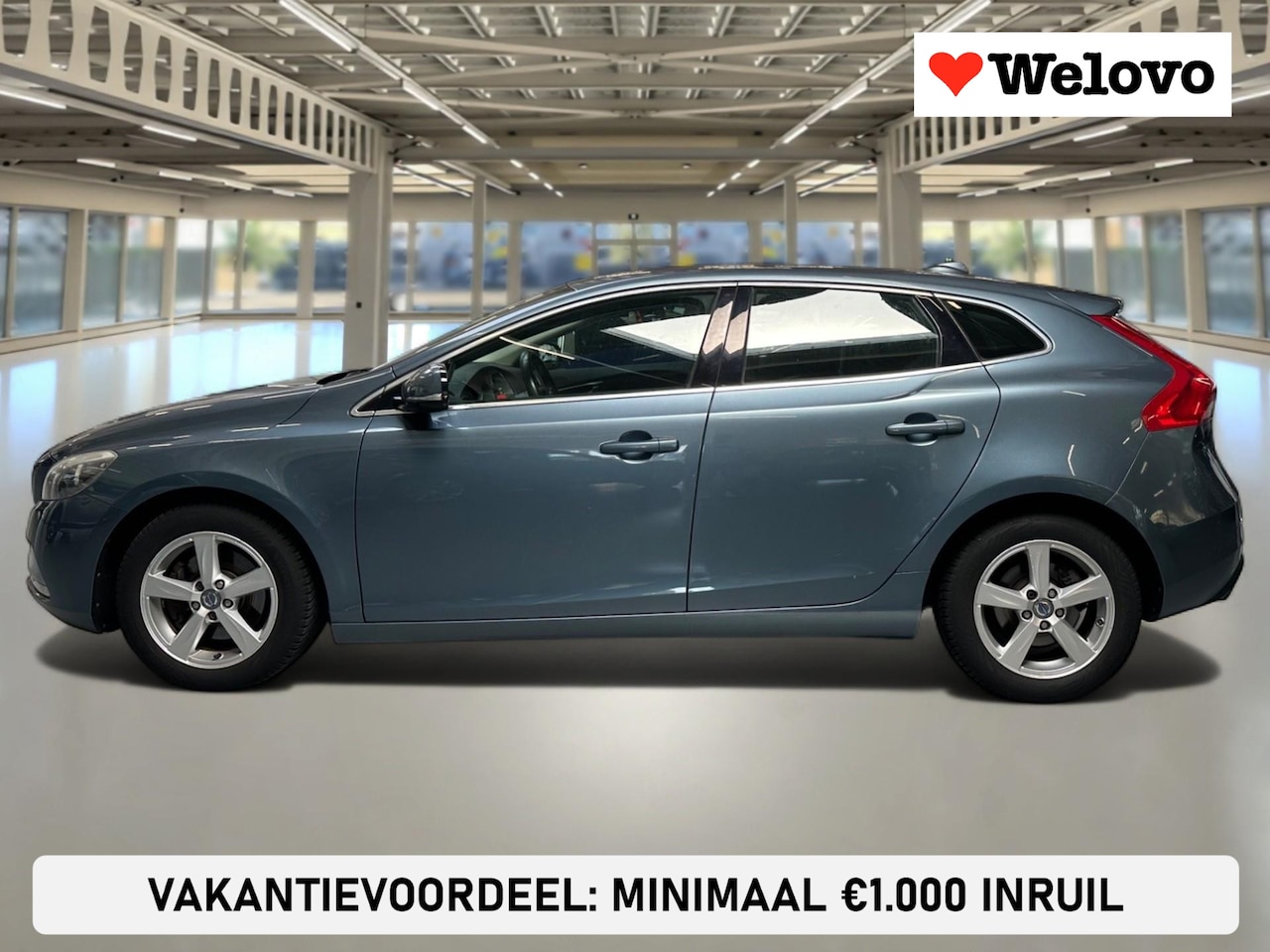 Volvo V40 - 1.6 T3 Momentum Leder, Navi+Camera, Bluetooth.. - AutoWereld.nl