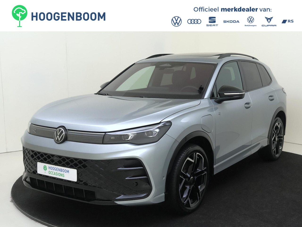 Volkswagen Tiguan - 1.5 eHybrid R-Line Edition | SoH 100% | Panoramadak | Trekhaak | Lederen bekleding 'Varen - AutoWereld.nl