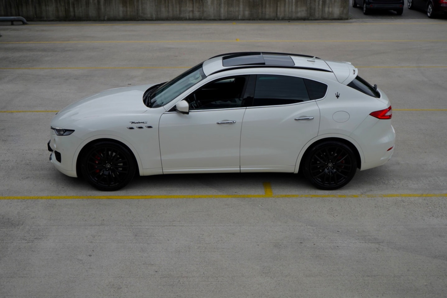 Maserati Levante - 3.0 V6 SQ4 AWD GranLusso Modena S - AutoWereld.nl