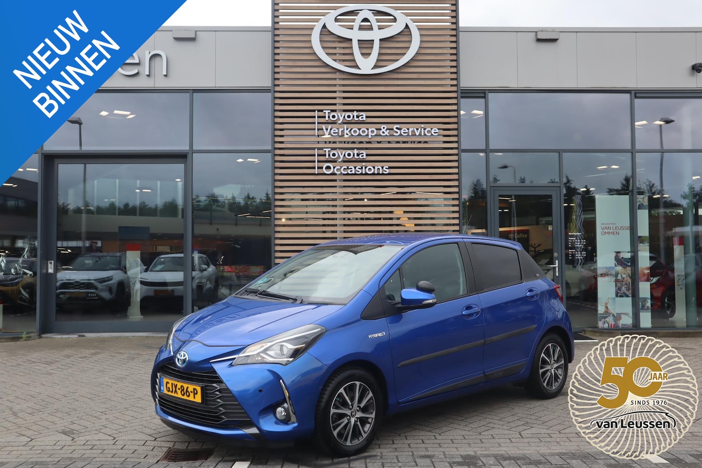 Toyota Yaris - 1.5 HYBRID DYNAMIC Y20 STOELVERW. KEYLESS LM-VELGEN CAMERA P-SENSOREN PRIVACY-GLASS - AutoWereld.nl