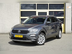 Volkswagen T-Roc - 1.5 TSI 150PK Automaat Style BJ2021 Lmv 17" | Led | Pdc | Afneembare trekhaak | Achteruitr