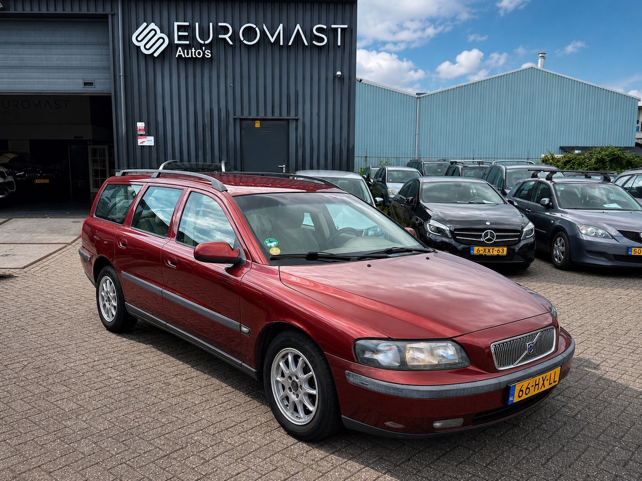 Volvo V70 - 2.4 Comfort Line Automaat Cruise Apk tot 04-02-2027 - AutoWereld.nl