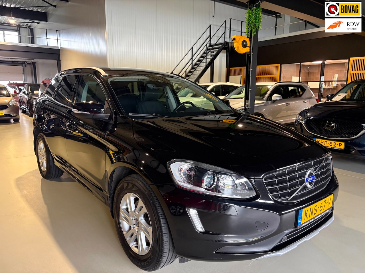 Volvo XC60 - 2.4 D4 Kinetic Trekhaak Camera Elektr achterklep navi etc - AutoWereld.nl