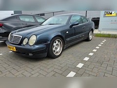 Mercedes-Benz CLK-klasse Coupé - 230 K. Sport Carbage Run / Barrel Challenge €600,