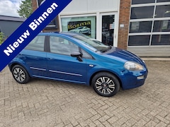 Fiat Punto Evo - "Edizone" 5 Deurs - Airco - Cruise - Trekhaak - Apk 29-06-2027