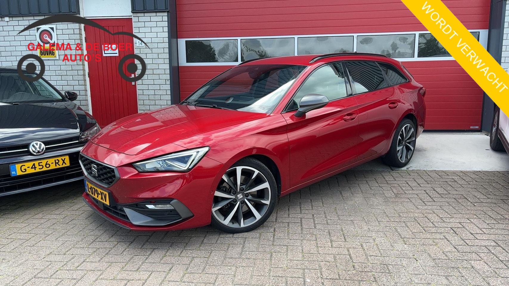 SEAT Leon Sportstourer - 1.5 eTSI FR Launch Edition AUTOMAAT / CAMERA / SFEER / CARPLAY / ACC / STUURVERW / FULL LE - AutoWereld.nl