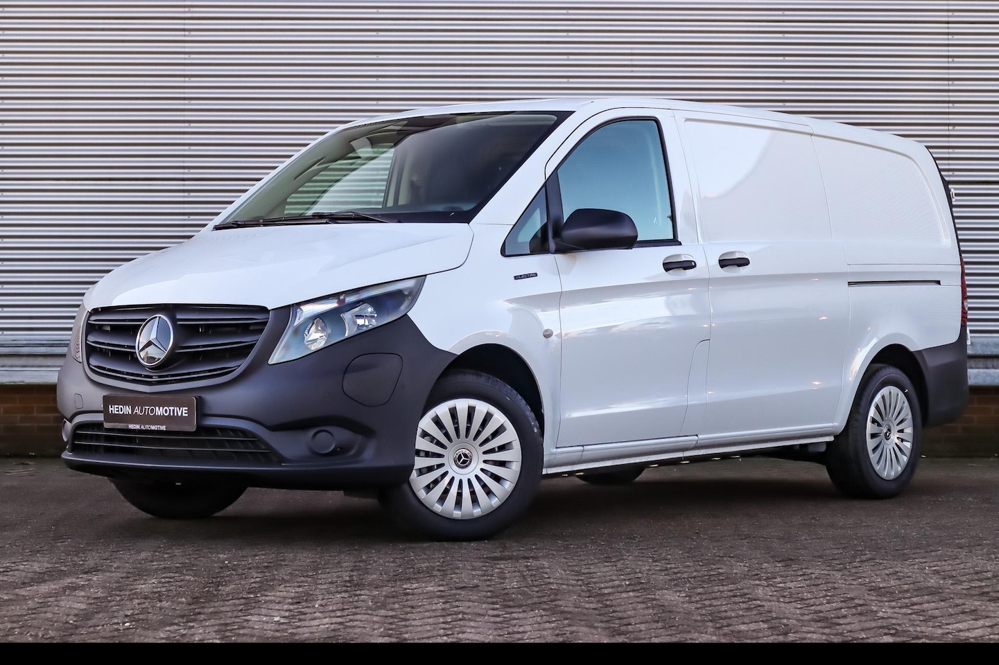 Mercedes-Benz eVito - eVito L2 | Audiopakket | Parkeerpakket | Voorklimatisering - AutoWereld.nl
