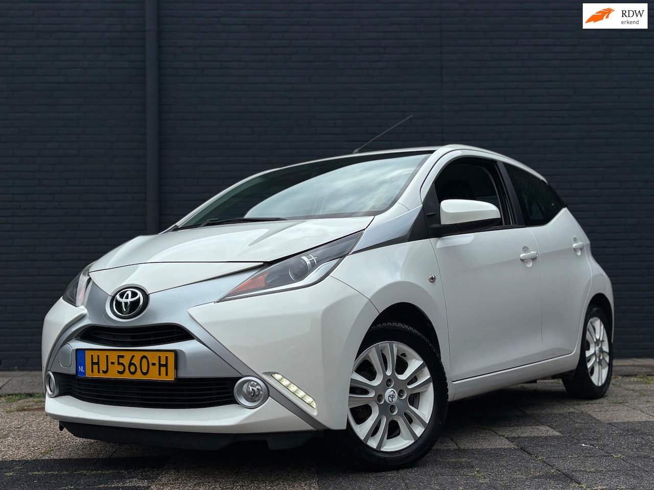 Toyota Aygo - 1.0 VVT-i X-Pure | Bluetooth | Carplay | Camera - AutoWereld.nl