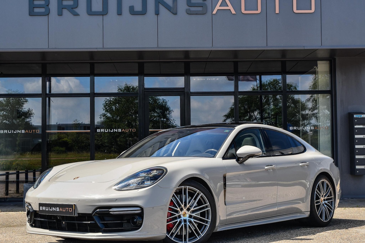 Porsche Panamera - 4.0 Turbo |NLauto|Carbon|Burmester|Krijt| - AutoWereld.nl