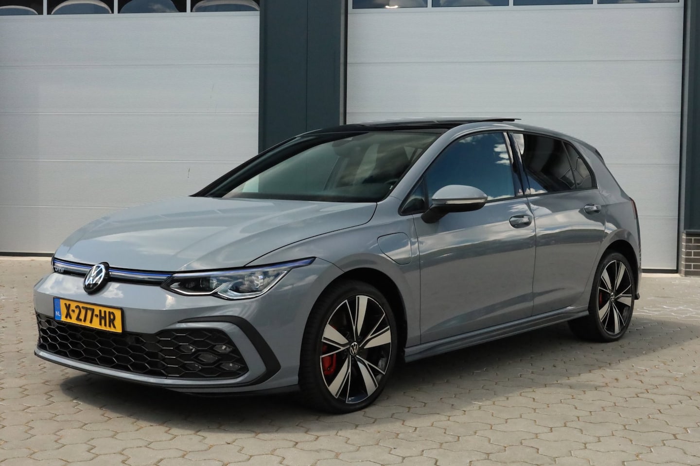 Volkswagen Golf - 1.4 eHybrid GTE Pano IQ Light Stoel-/stuurverw. Adaptief - AutoWereld.nl