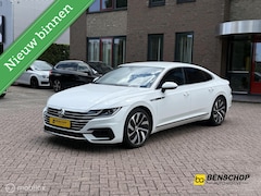 Volkswagen Arteon - 2.0 TSI R-Line Alcantara Carplay Navi Camera ACC LED 19 Inch