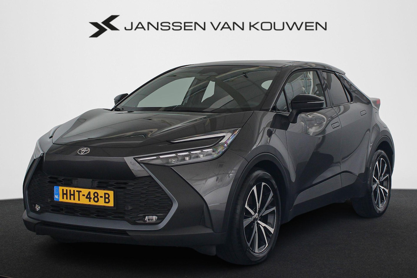 Toyota C-HR - 1.8 Hybrid 140 Dynamic Automaat Keyless Camera Apple CarPlay - AutoWereld.nl